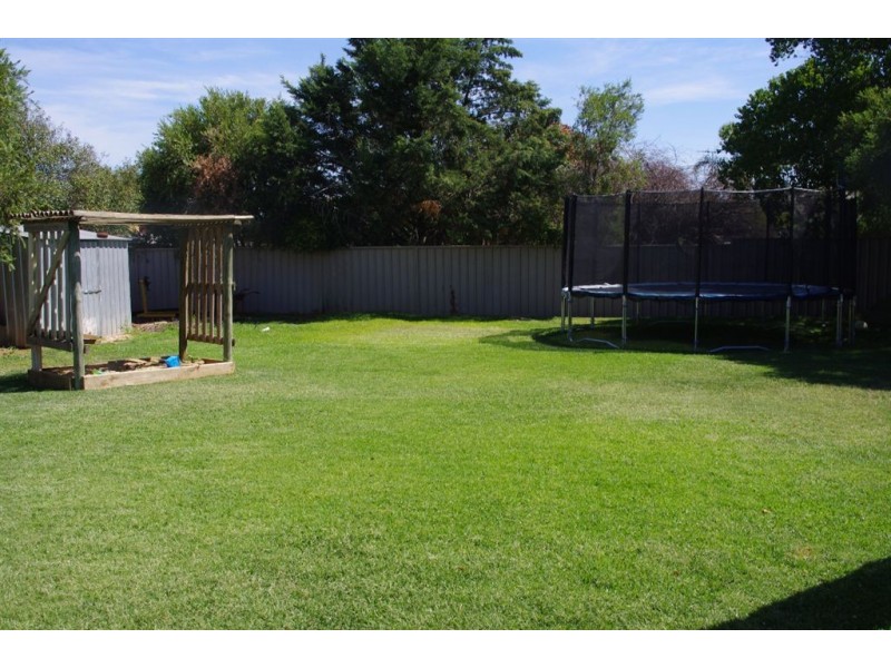 81 Campbell Rd, Cobram VIC 3644