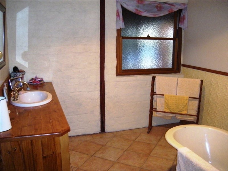 6641 GV Highway, Koonoomoo VIC 3644