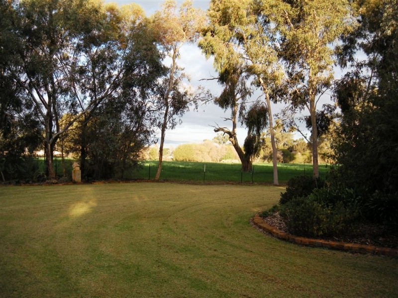 6641 GV Highway, Koonoomoo VIC 3644