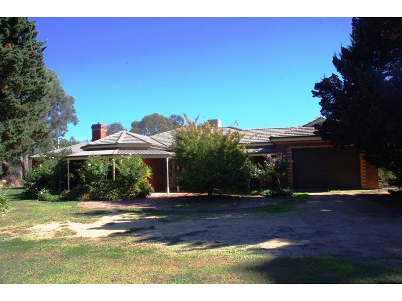 9 Cemetery Road, Cobram East VIC 3644