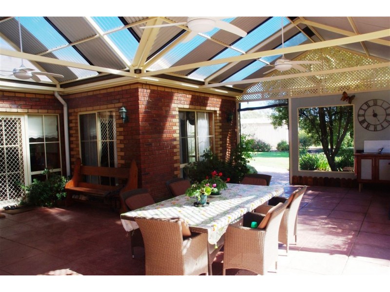 9 Cemetery Road, Cobram East VIC 3644