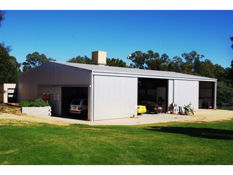 9 Cemetery Road, Cobram East VIC 3644