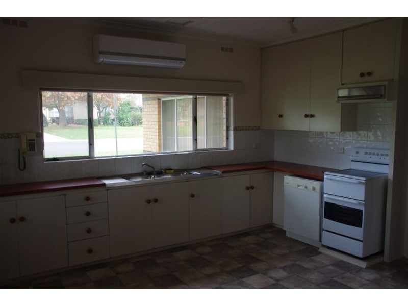 18 Churr Street, Cobram VIC 3644