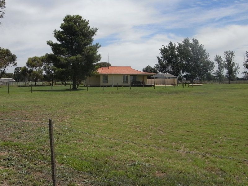 36 Montgomery Road, Yarroweyah VIC 3644