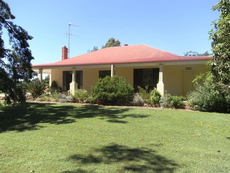 90 Wyatt Road, Cobram VIC 3644