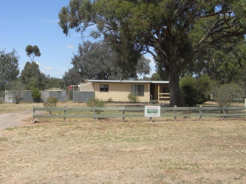 42 Meyers Street, Bearii VIC 3641