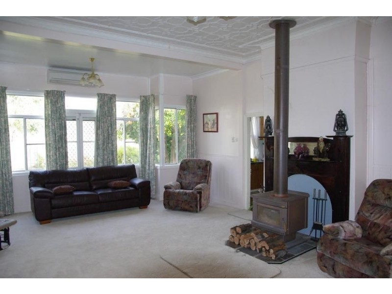 62 Warrah Creek Road, “The Gums”, Willow Tree NSW 2339