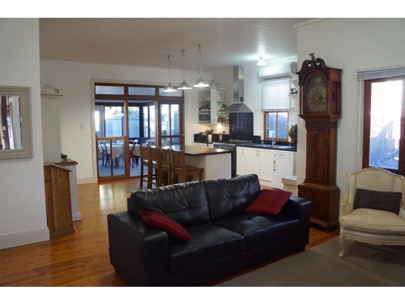 54 Park St, Scone NSW 2337