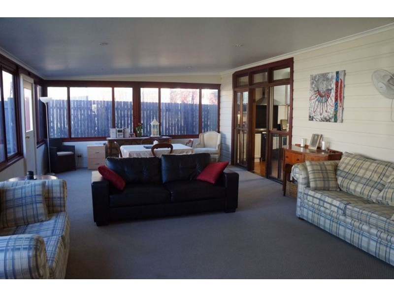 54 Park St, Scone NSW 2337