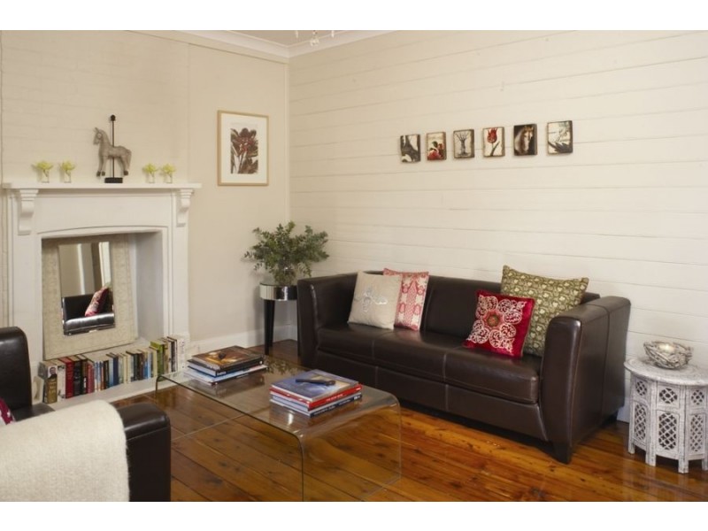 . “The Cedars”, Kingdon St, Scone NSW 2337