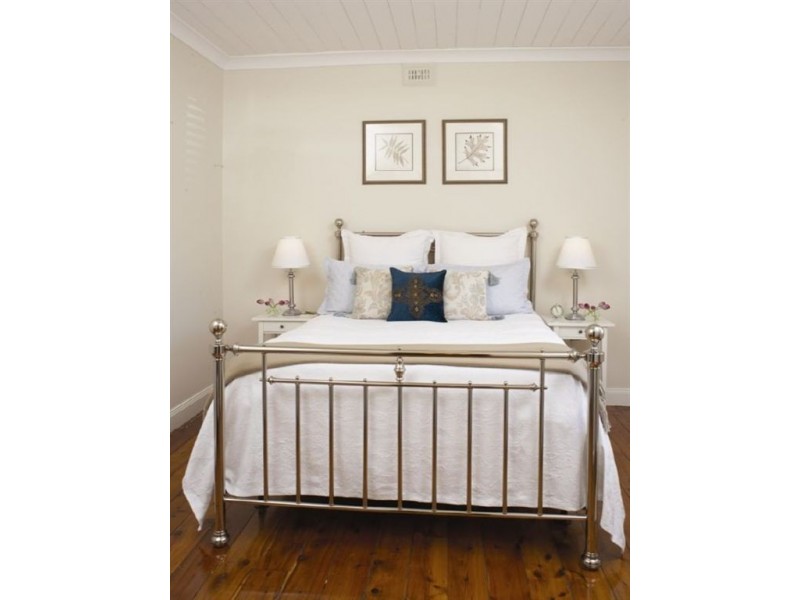 . “The Cedars”, Kingdon St, Scone NSW 2337