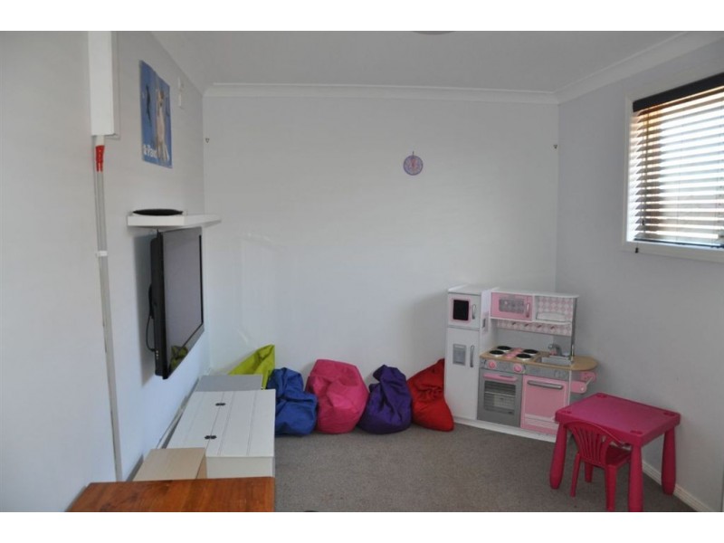 1A Honeysuckle Crs, Scone NSW 2337