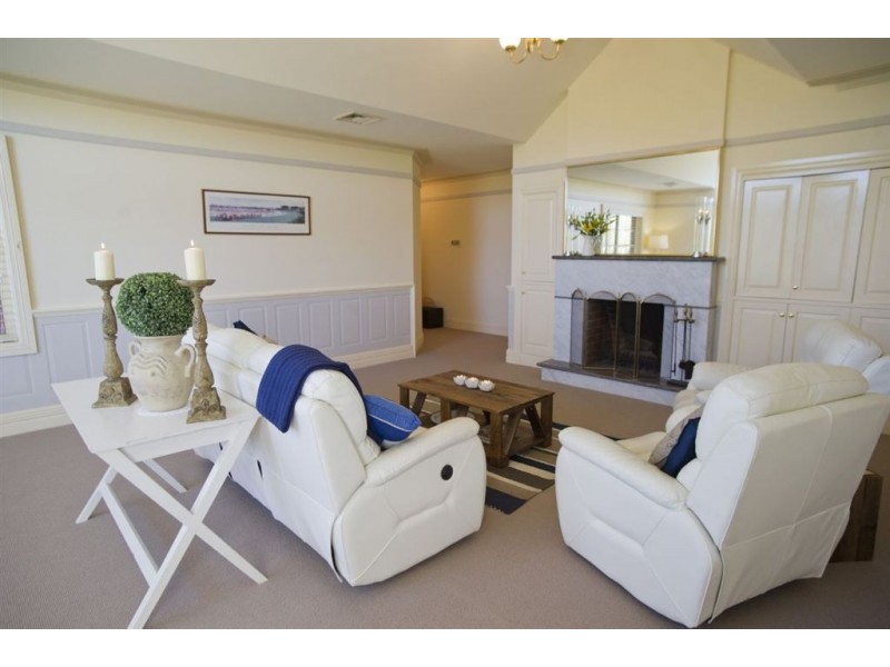 52 Gray St, Scone NSW 2337