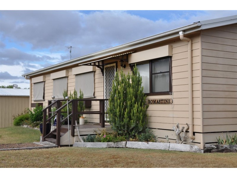 11 Roseberry St, Wingen NSW 2337