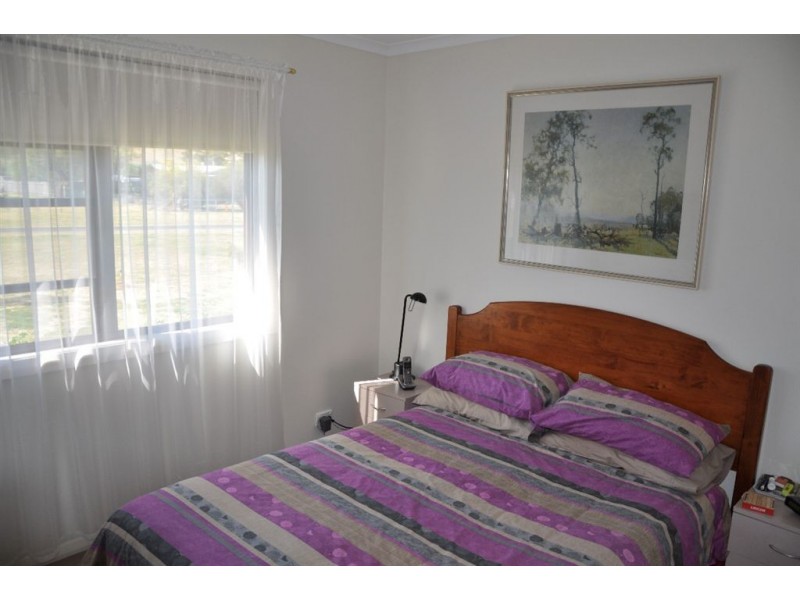 11 Roseberry St, Wingen NSW 2337
