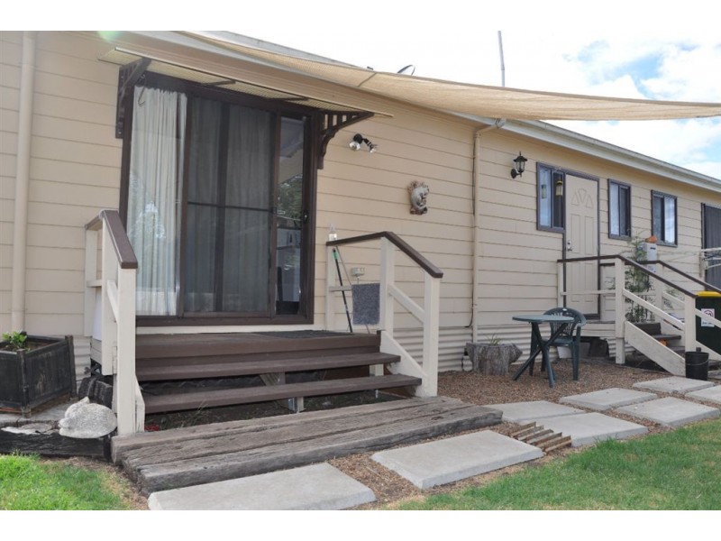 11 Roseberry St, Wingen NSW 2337