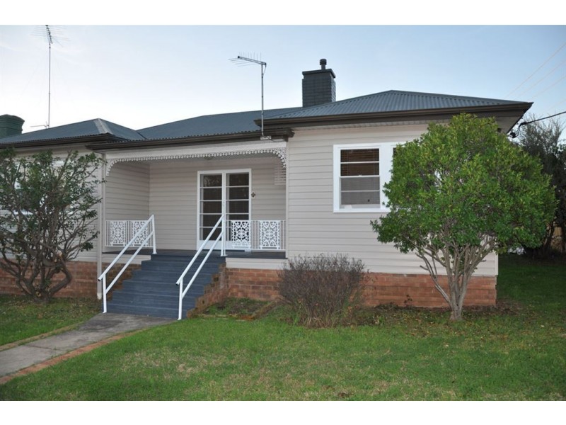 124 Susan St, “Keene’s Cottage”, Scone NSW 2337