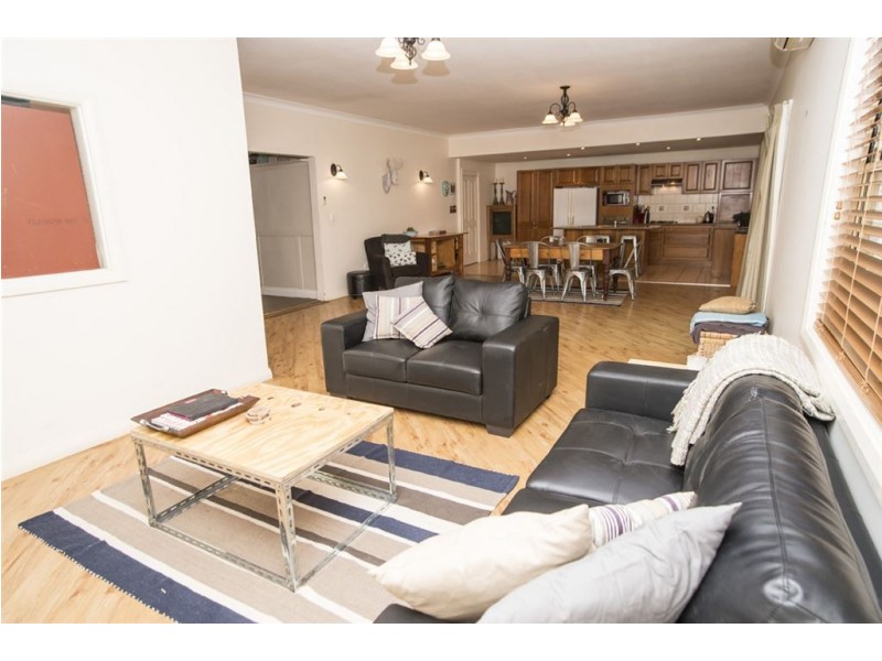 44 Oxford Rd, Scone NSW 2337