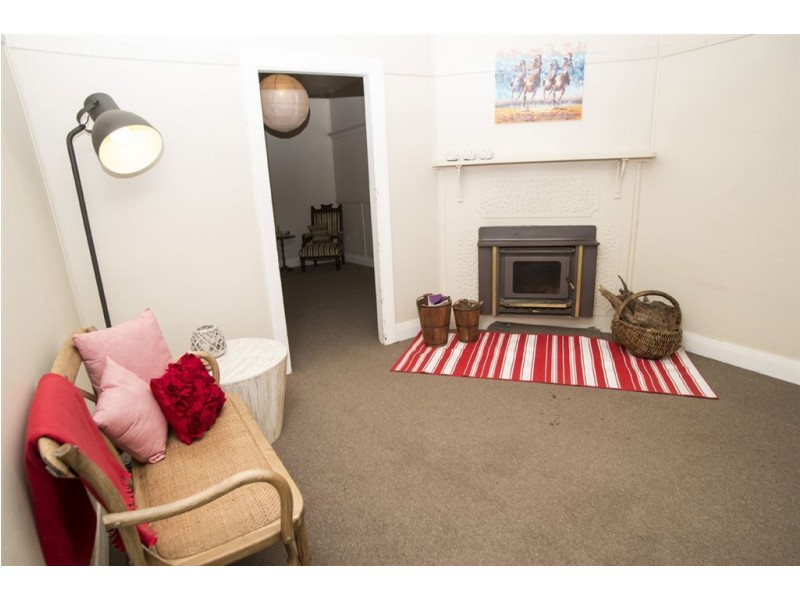 44 Oxford Rd, Scone NSW 2337