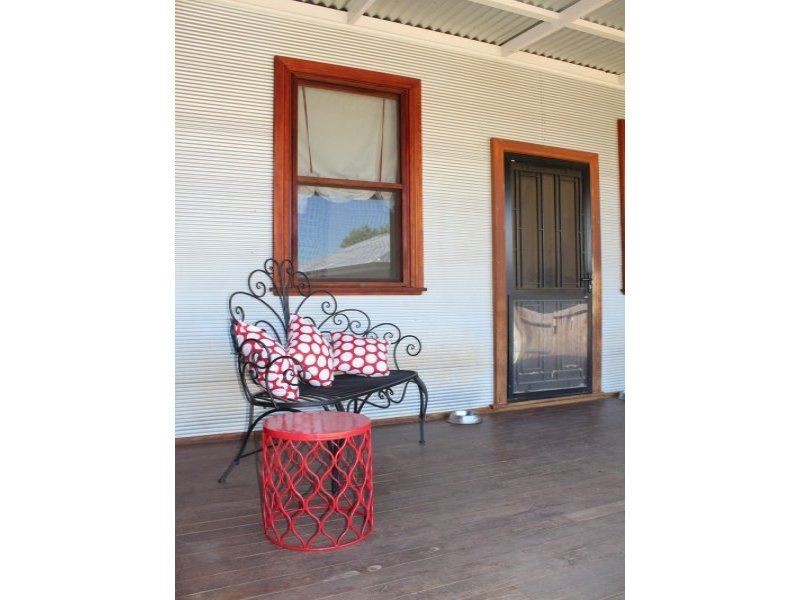 3 Main St, Scone NSW 2337