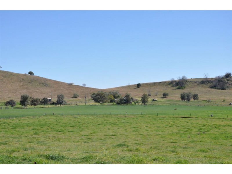 . “Eastview” Rouchel Rd, Aberdeen NSW 2336