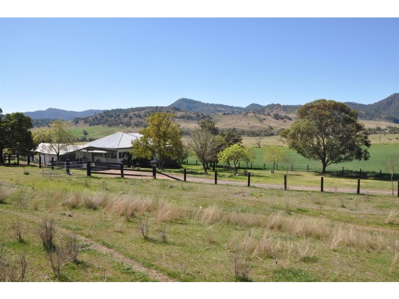. “Eastview” Rouchel Rd, Aberdeen NSW 2336
