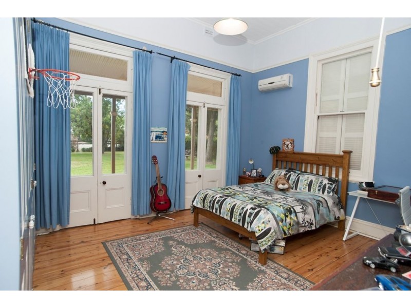 61 Kingdon St, Scone NSW 2337