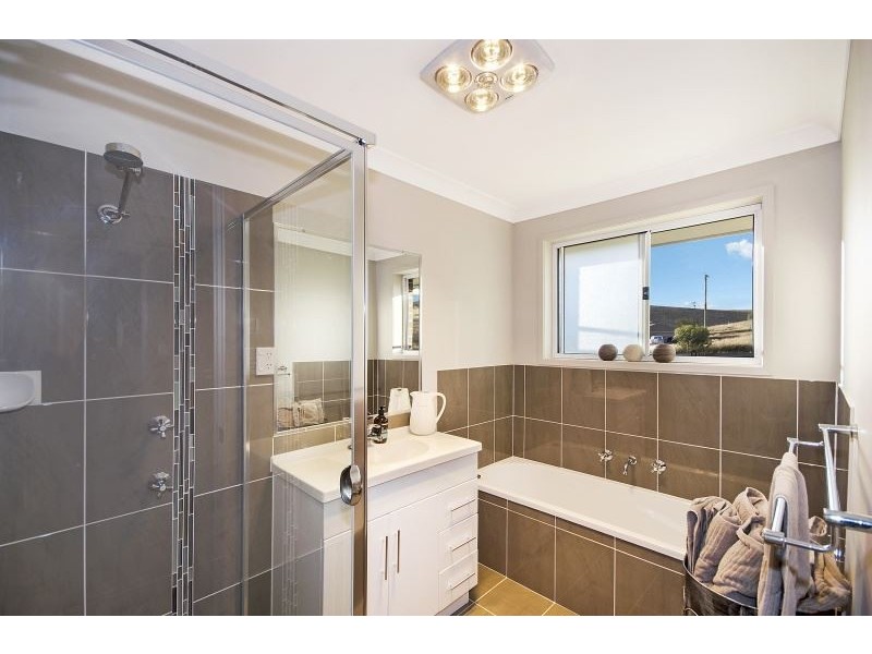 . Lighthorse Parade, Scone NSW 2337