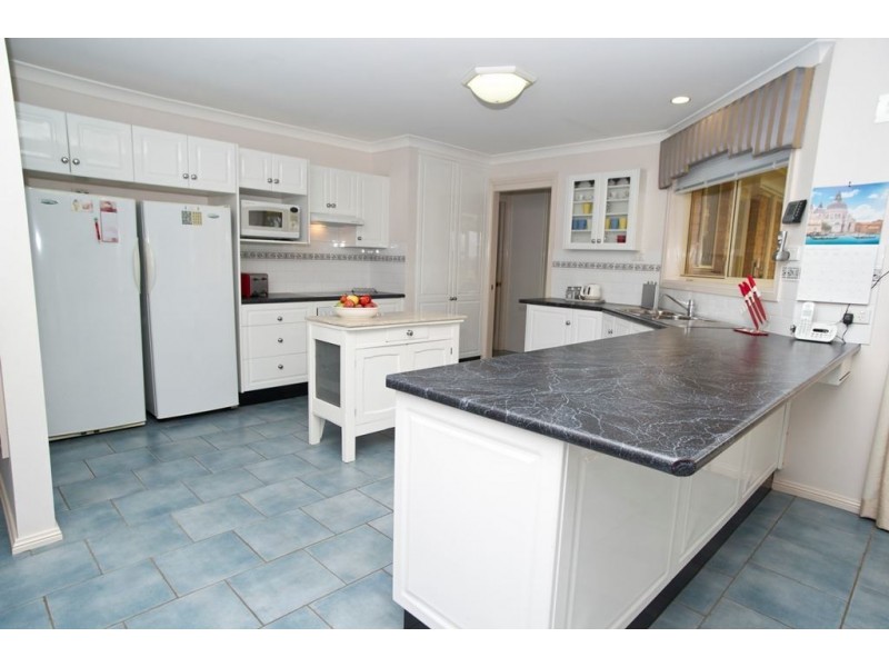 38 Gray St, Scone NSW 2337