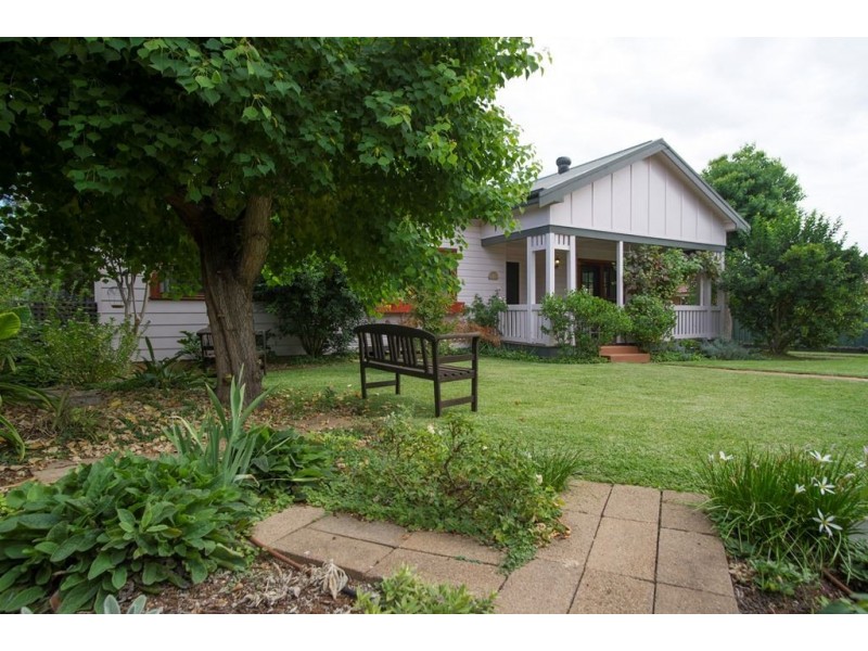 87 Waverley St, Scone NSW 2337