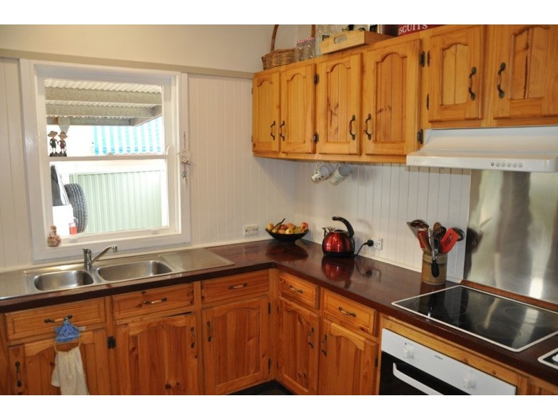 27 Philip St, Scone NSW 2337