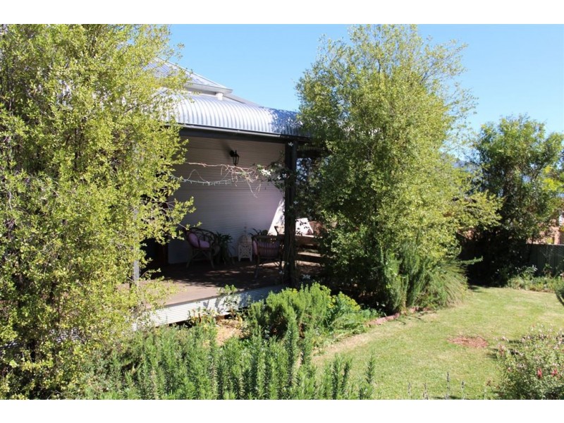 3 Main St, Scone NSW 2337