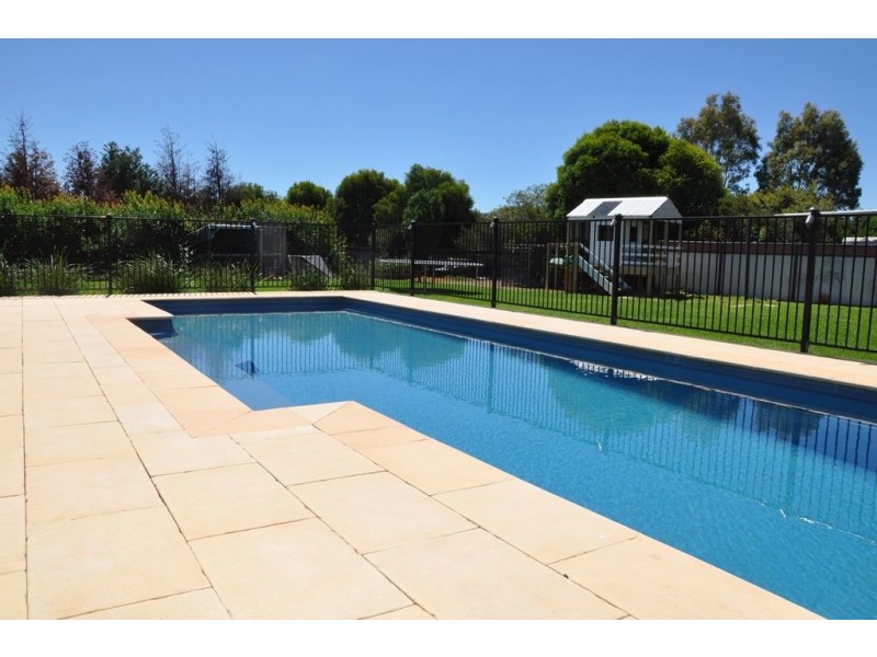 6. Derby Cl, Scone NSW 2337