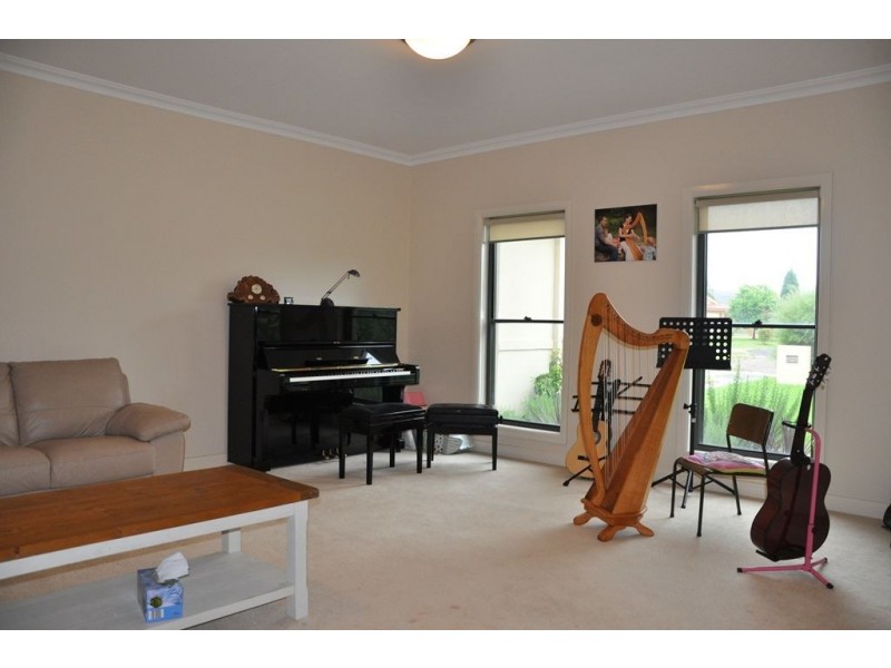6. Derby Cl, Scone NSW 2337