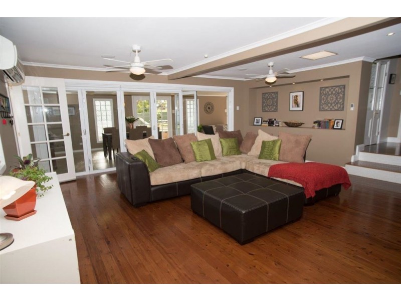 203 MacQueen St, Aberdeen NSW 2336