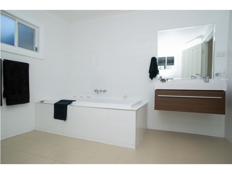 10 Kelly St, Scone NSW 2337