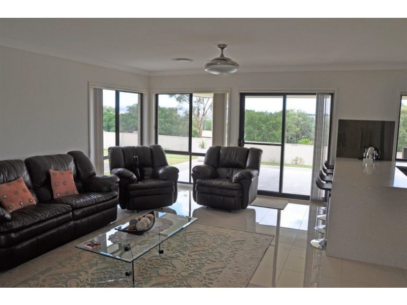 38 Collins St, Merriwa NSW 2329