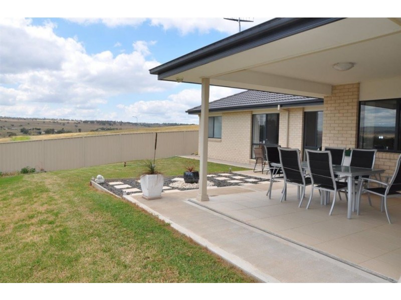 38 Collins St, Merriwa NSW 2329