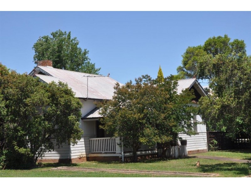 28 Oxford Rd, Scone NSW 2337