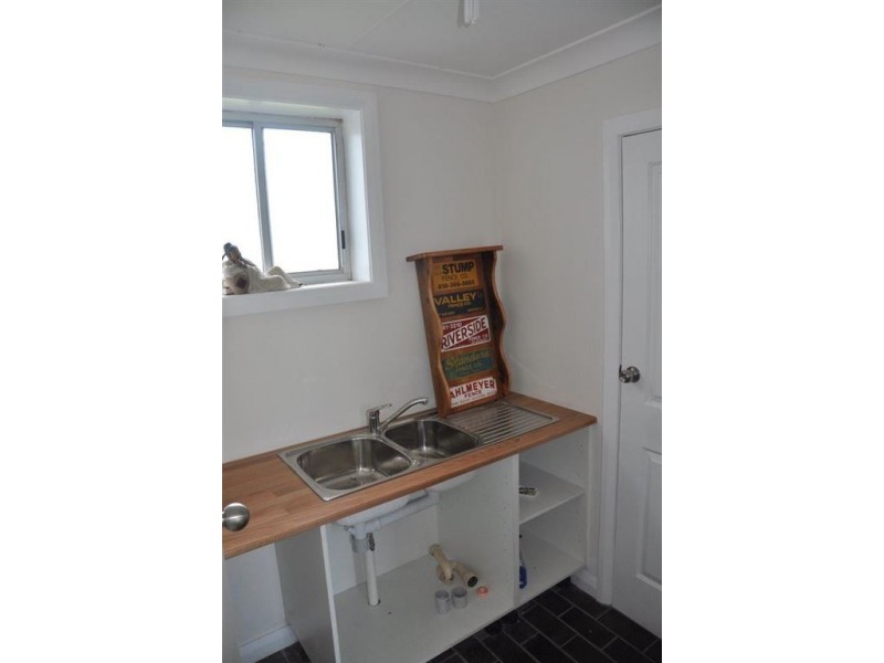 16 McLoughlin St, Scone NSW 2337