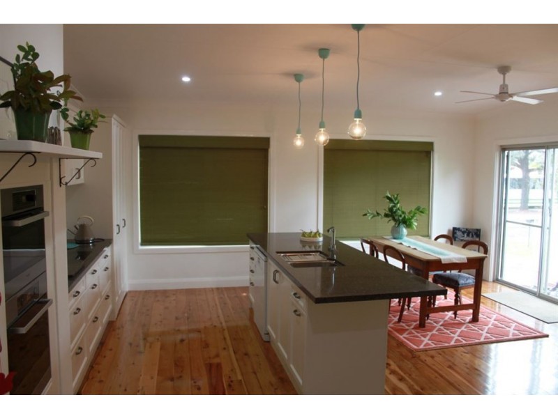 50 Oxford Rd, Scone NSW 2337