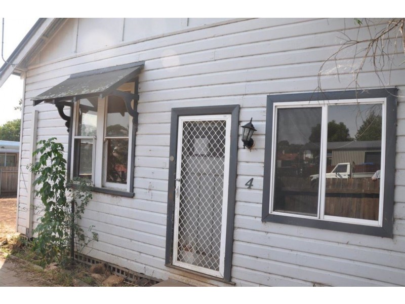 4 Birrell St, Scone NSW 2337