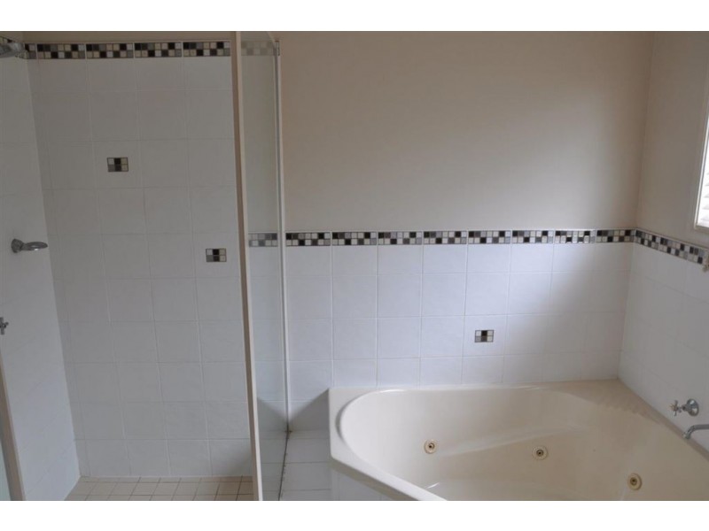 36 Bedford St, Aberdeen NSW 2336