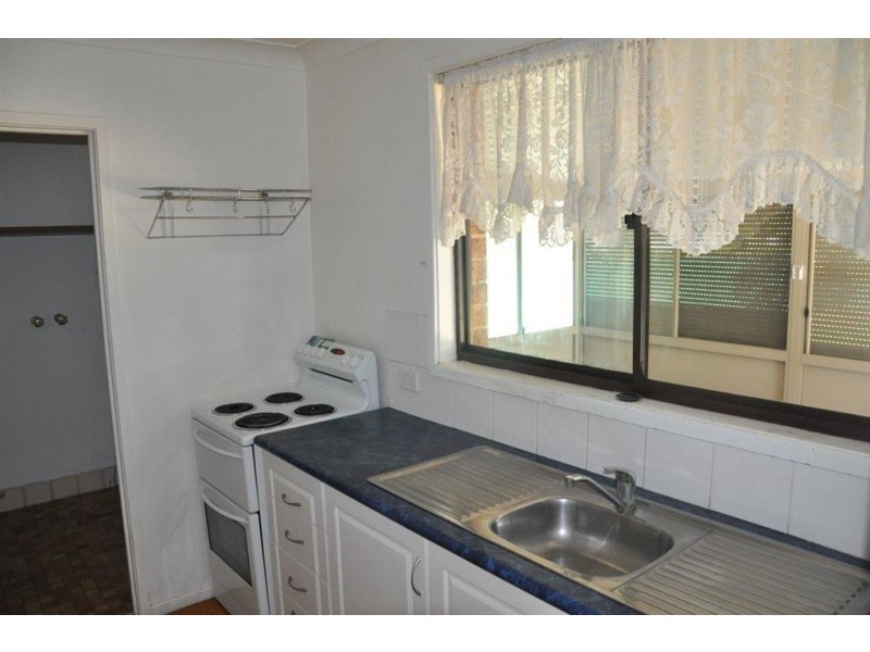 2 Seaward Ave, Scone NSW 2337