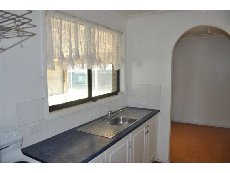 2 Seaward Ave, Scone NSW 2337