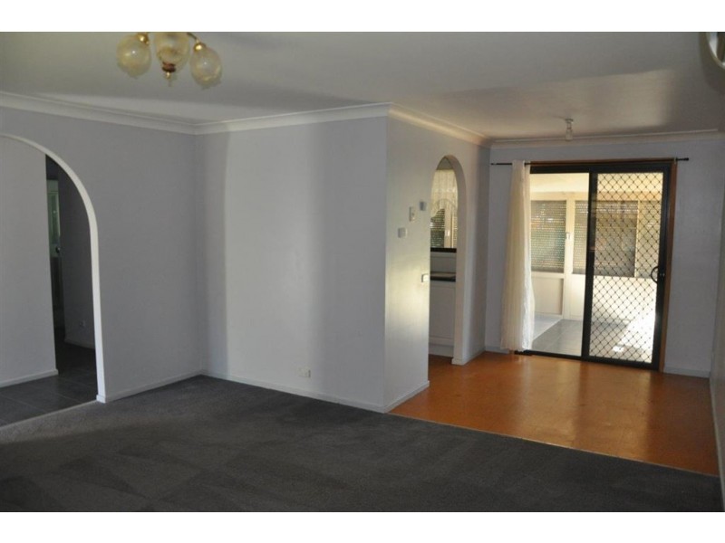 2 Seaward Ave, Scone NSW 2337