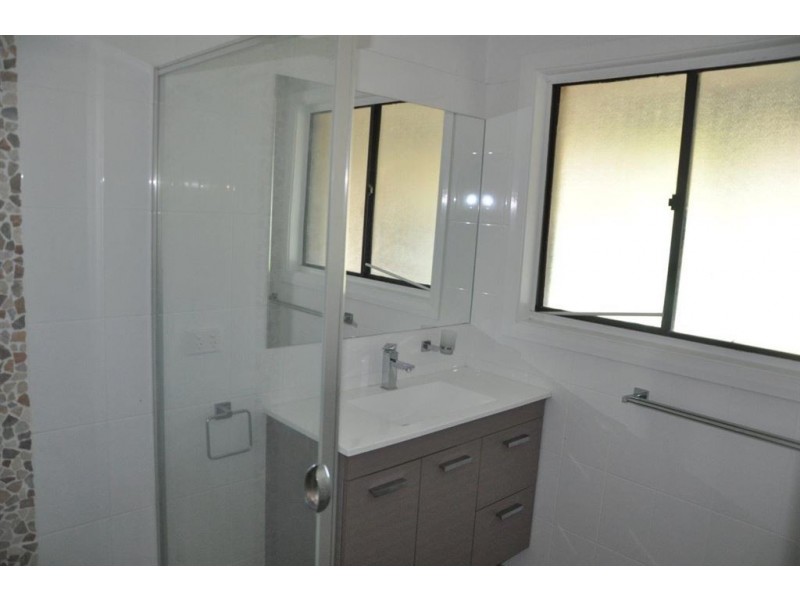 2 Seaward Ave, Scone NSW 2337