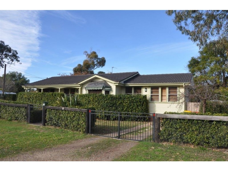 79 Kingdon St, Scone NSW 2337