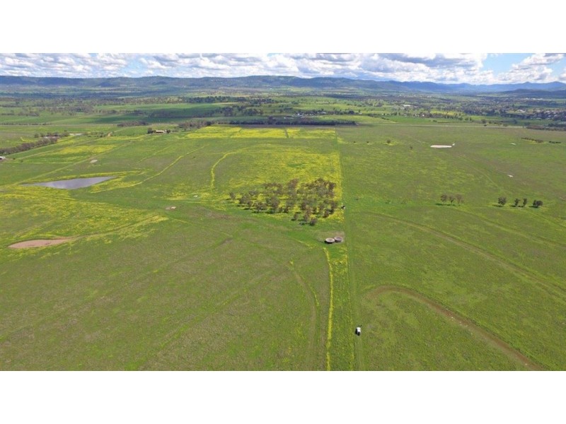 . New England Hwy & Gundy Rd, “St Aubins Estates”, Scone NSW 2337