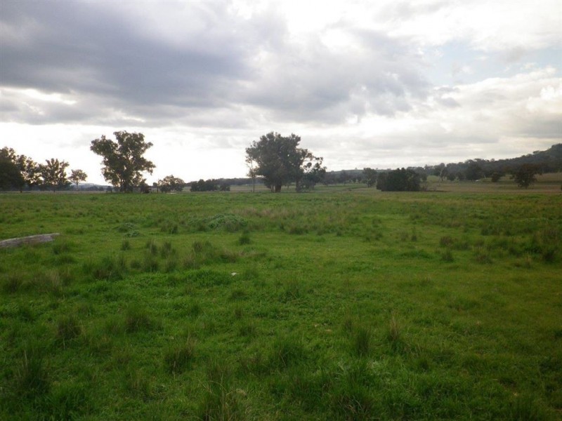 . “Valley Fields” New England Hwy, Willow Tree NSW 2339